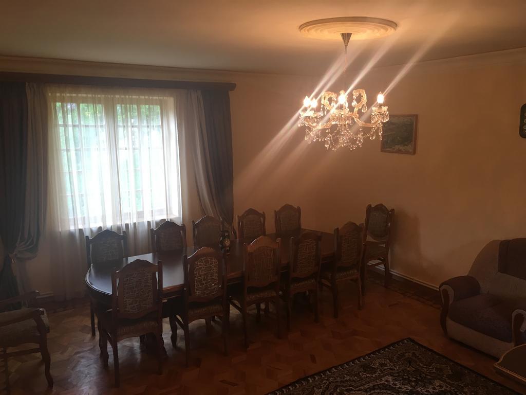 Areguni Guest House Dilidzjan Buitenkant foto